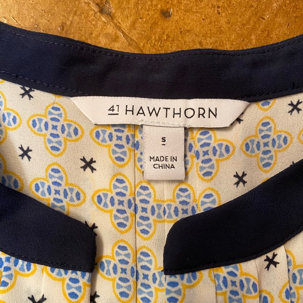 EUC 41 Hawthorne Split Neck, Pleated Front Blouse, size S - Picture 2 of 4